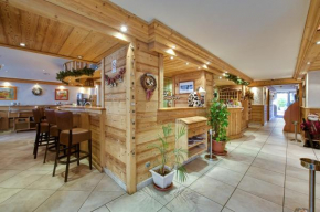 Отель Logis Hotel Du Commerce, Тон 